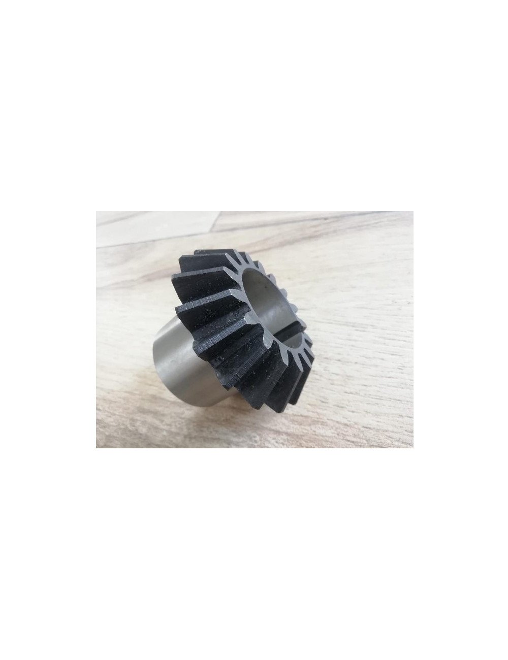 Pinion 1.320.562 pentru heder Oros Pinion 1.320.562 pentru heder Oros